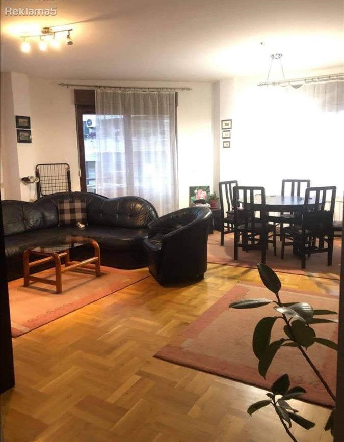 SE PRODAVA 4-SOBEN STAN VO DEBAR MAALO, KINO KARPOSH