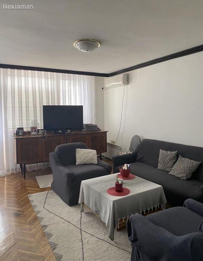 Se prodava stan 91m2 vo Centar so Soborna
