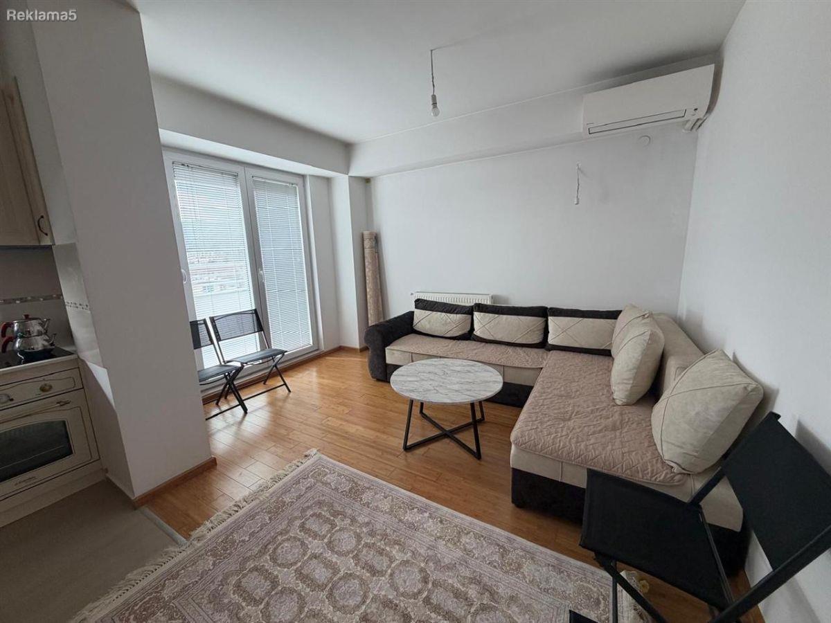 Se prodava stan 95m2 vo Kisela Voda sproti Opstinata
