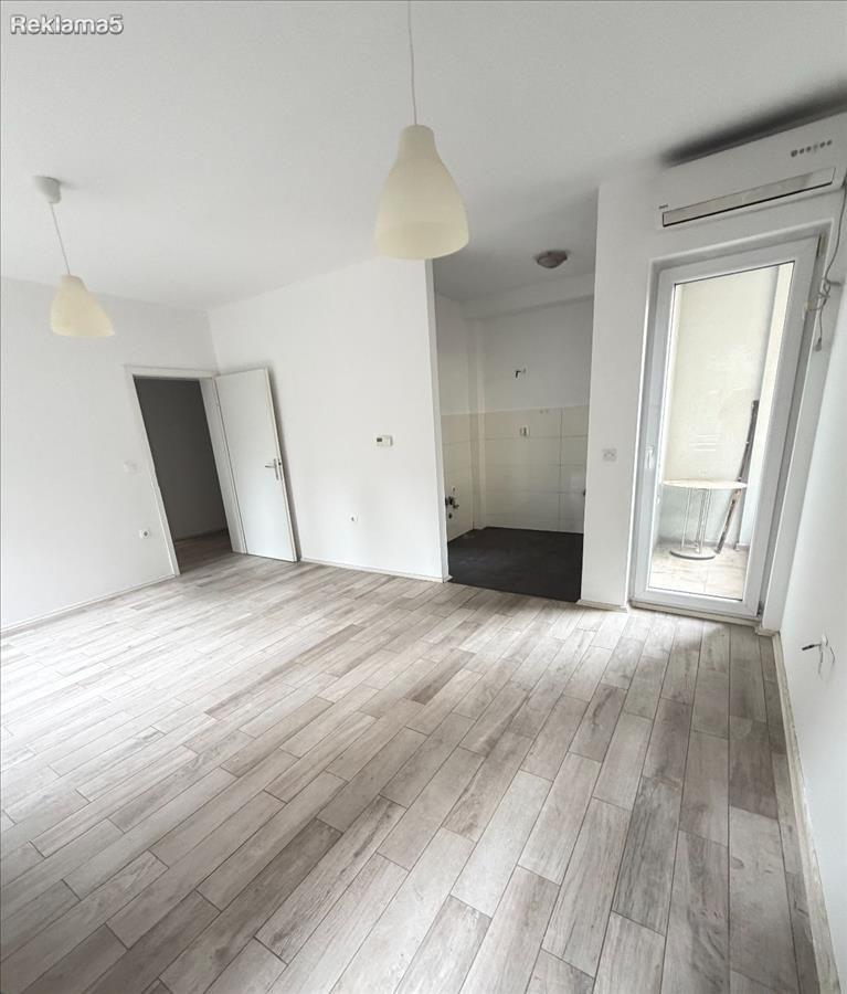 FOR SALE TWO-ROOM APARTMENT 43M2 IN DEBAR NEIGHBORHOOD