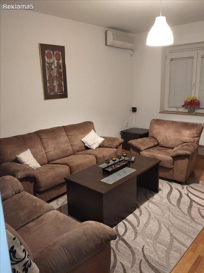 RENOVATED FURNISHED 2 BEDROOM APARTMENT FIREPLACE NEAR ZUR