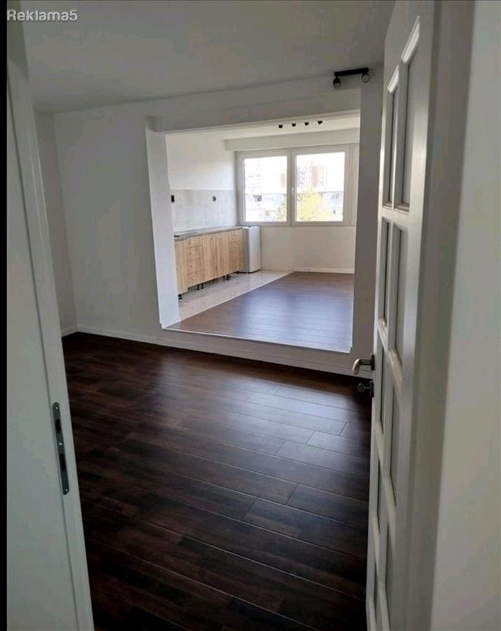 An apartment for sale in Aerodrom near the railway station