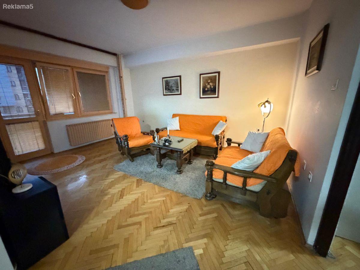 Se prodava trosoben stan 88m2 aerodrom zeleznicka