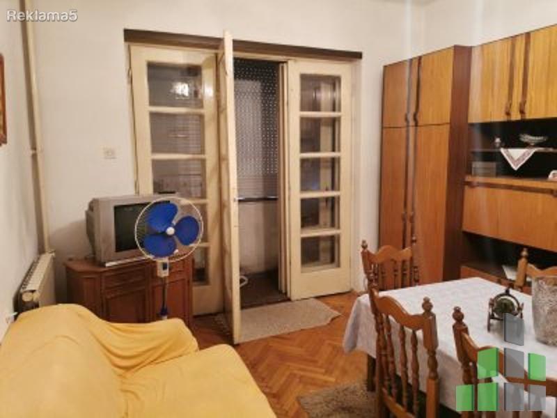 Se prodava stan vo Centar - Prolet