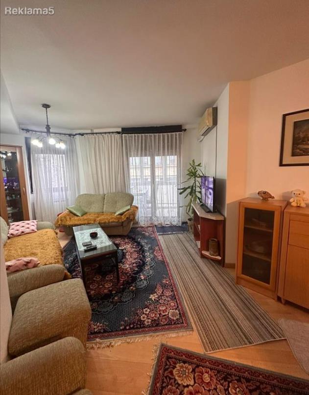An 82m2 apartment in the Center is for sale