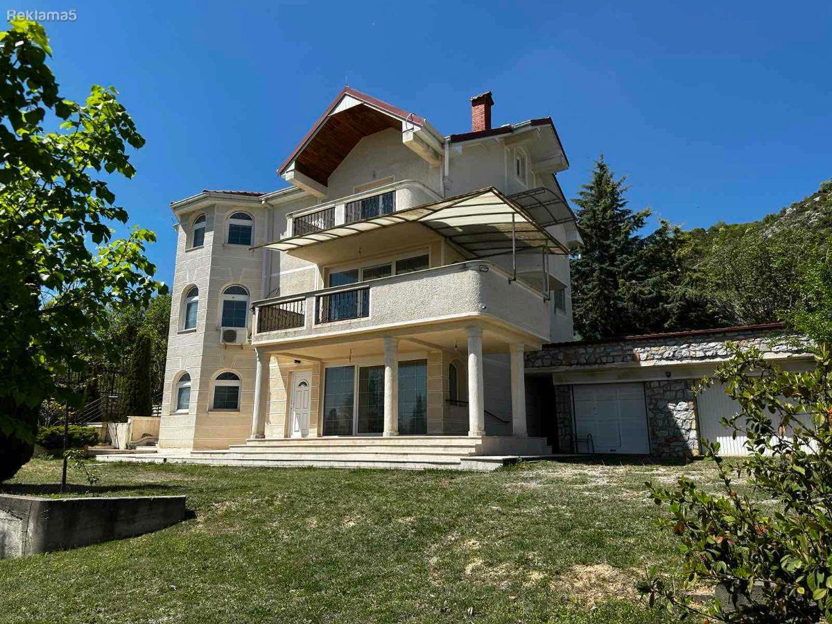 Se prodava kompletno opremena kuka Sopiste 400 m2