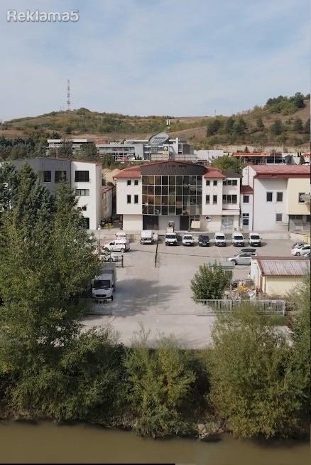 Commercial building with warehouse space for sale