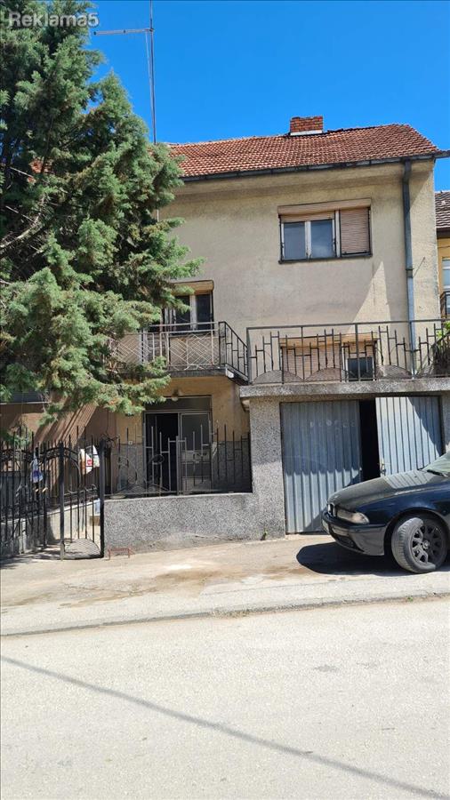 SE PRODAVA KUCA