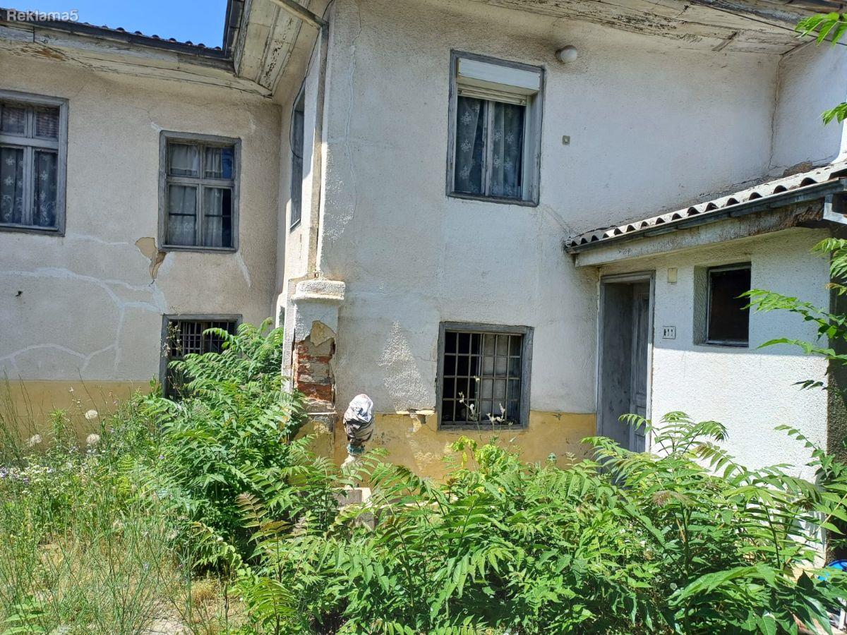 We are selling a 182m2 house in the center of Prilep
