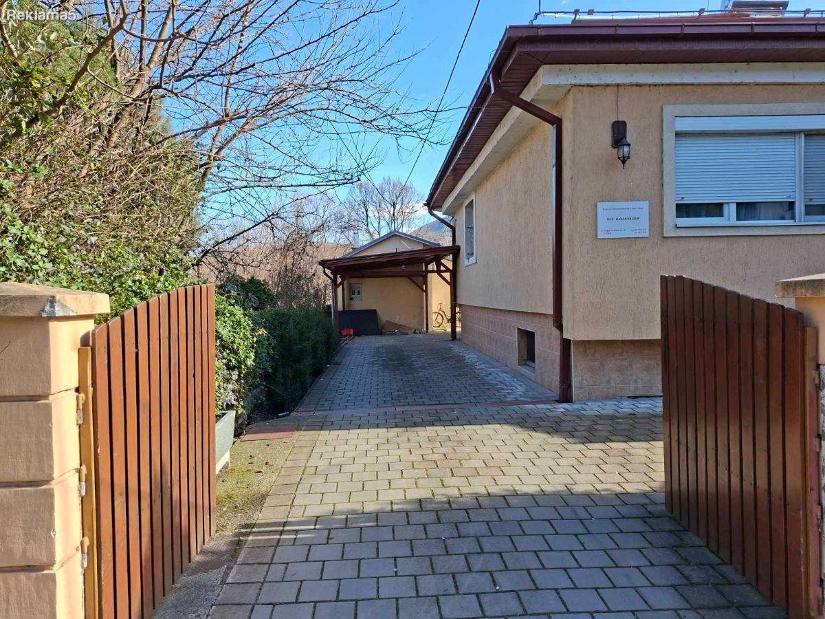 HOUSE FOR SALE IN CHROME