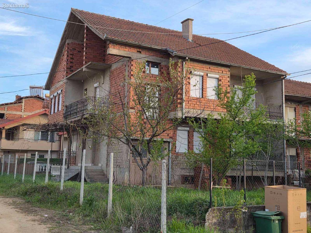 A house for sale in Vinica