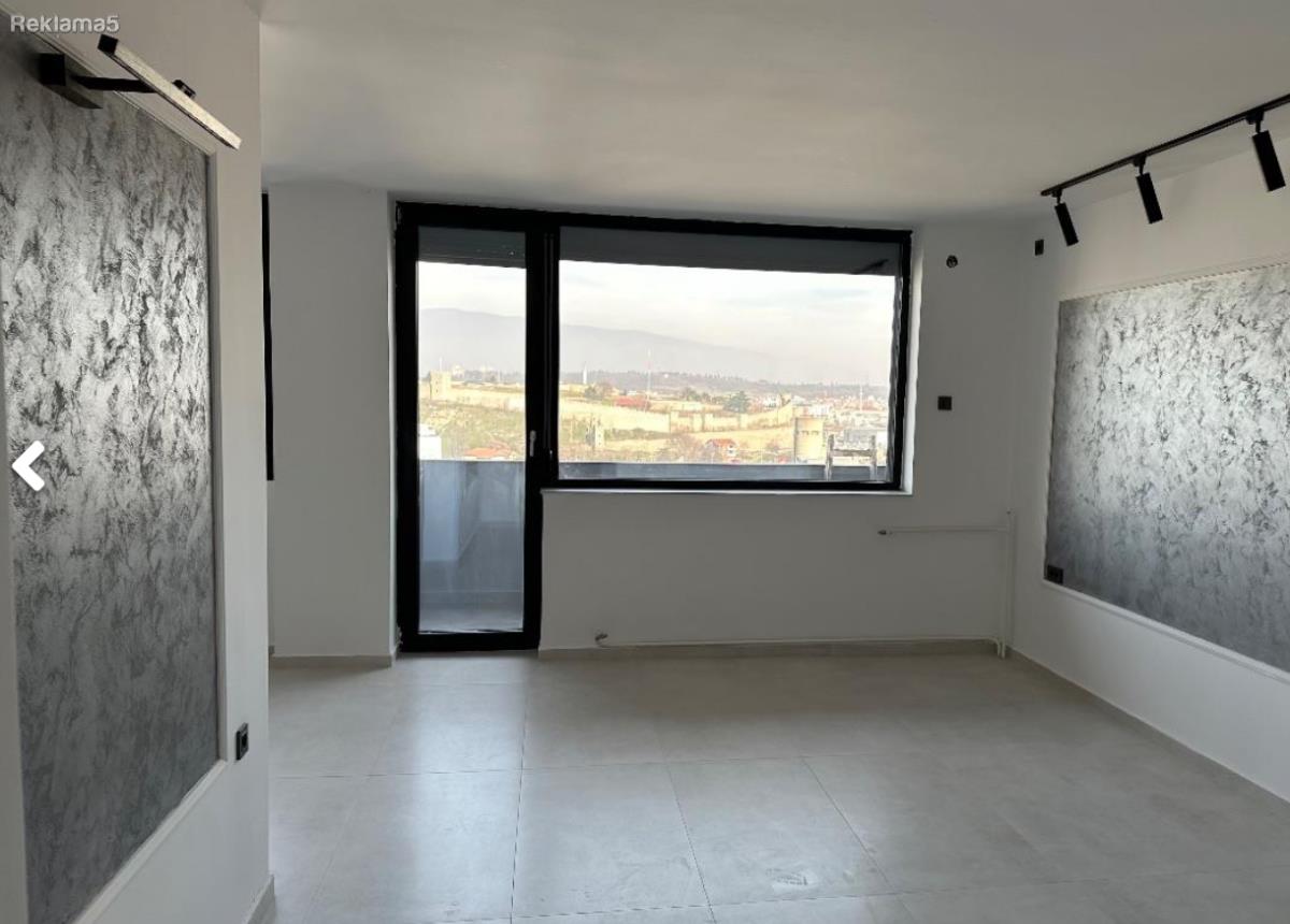 Stan vo Centar 92m2 so 2 spalni renoviran