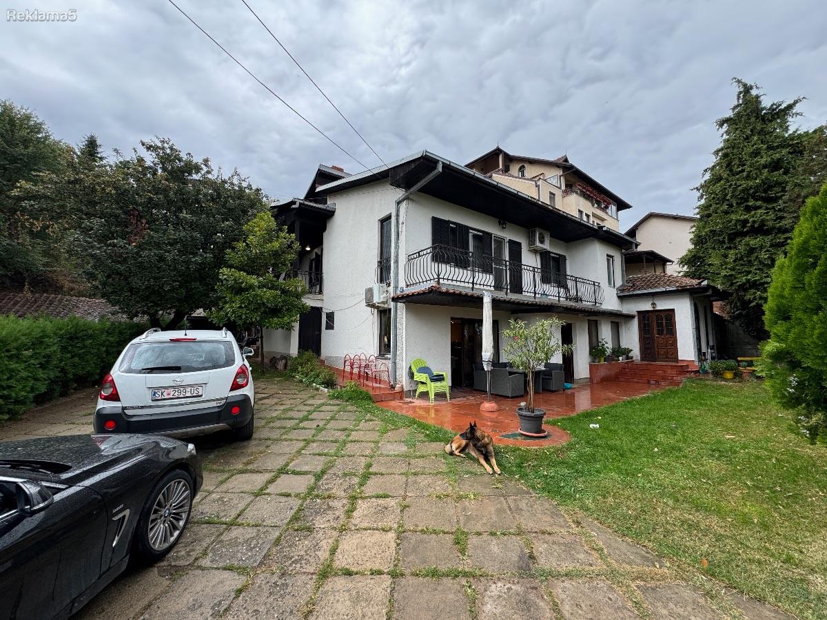 Se prodava samostojna kukja 200m2 so plac 860m2 vo Crnice