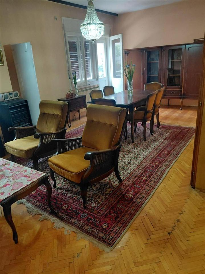 SAVIĆ IS SELLING A HOUSE IN CRNICE
