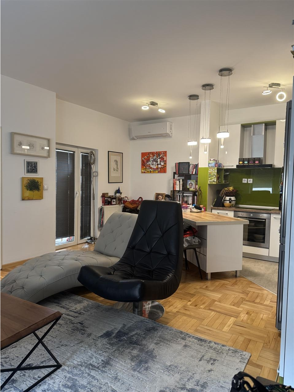 Furnished apartment in a sales center