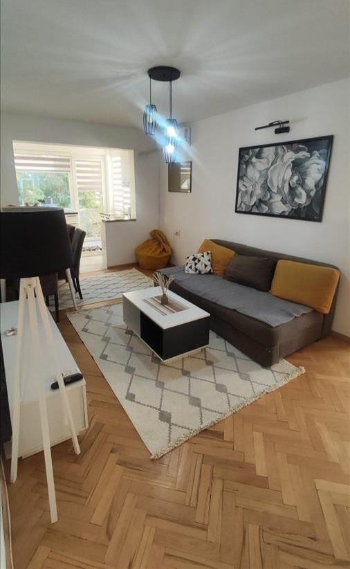 Se prodava renoviran stan od 59m2 vo Taftalidze