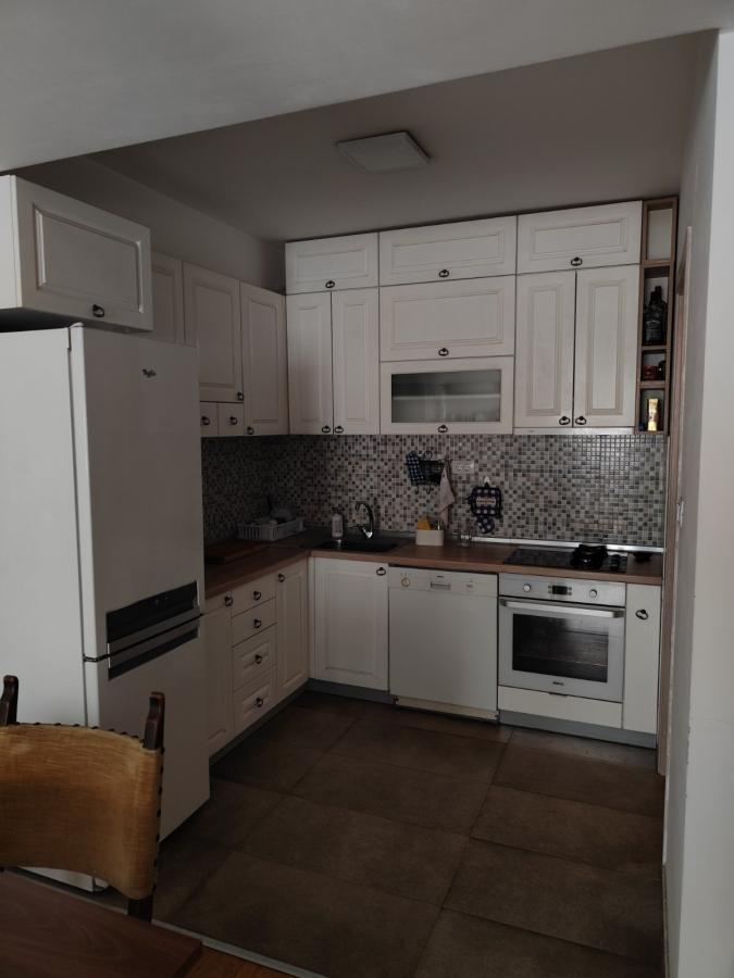 A 60m2 apartment in Star Aerodrom is for sale