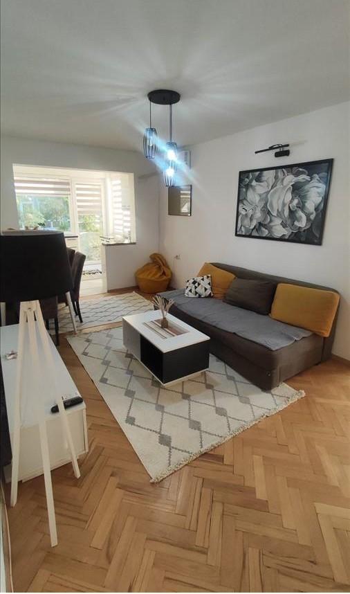 Se prodava namesten stan 59m2 vo Taftalidje 2