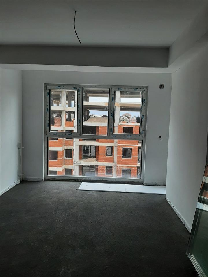 Se prodava stan vo gradba od 52m2 vo Kisela Voda