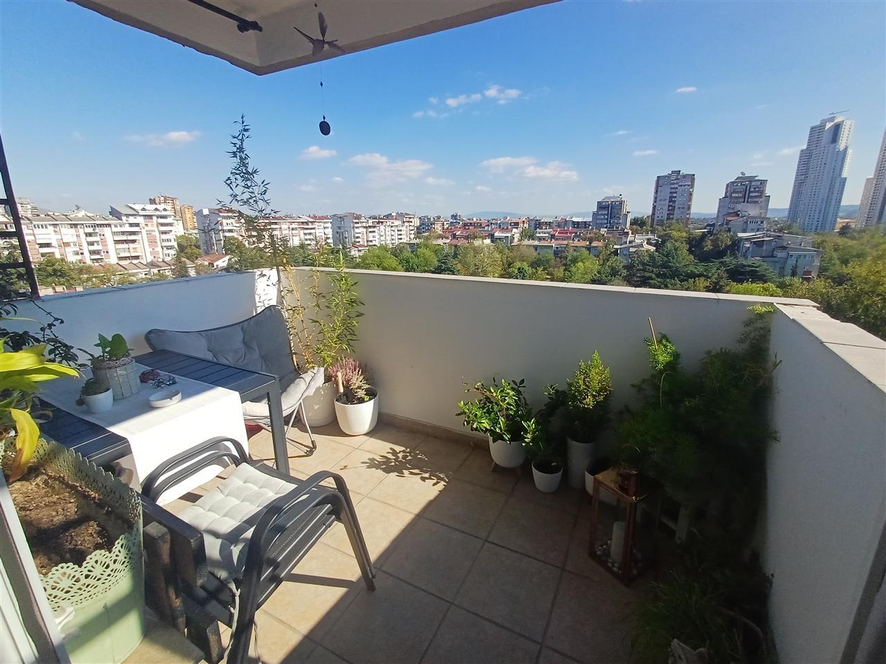 Trosoben stan 100m2 vo aerodrom