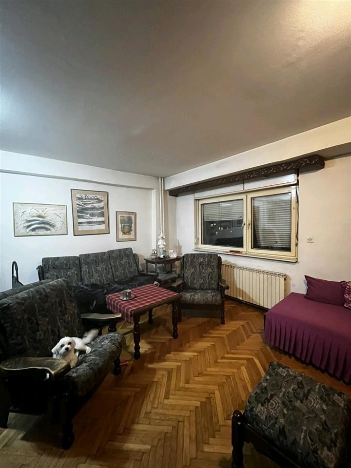 A three-room apartment for sale in Karposh 1 near the Center for Foreigners