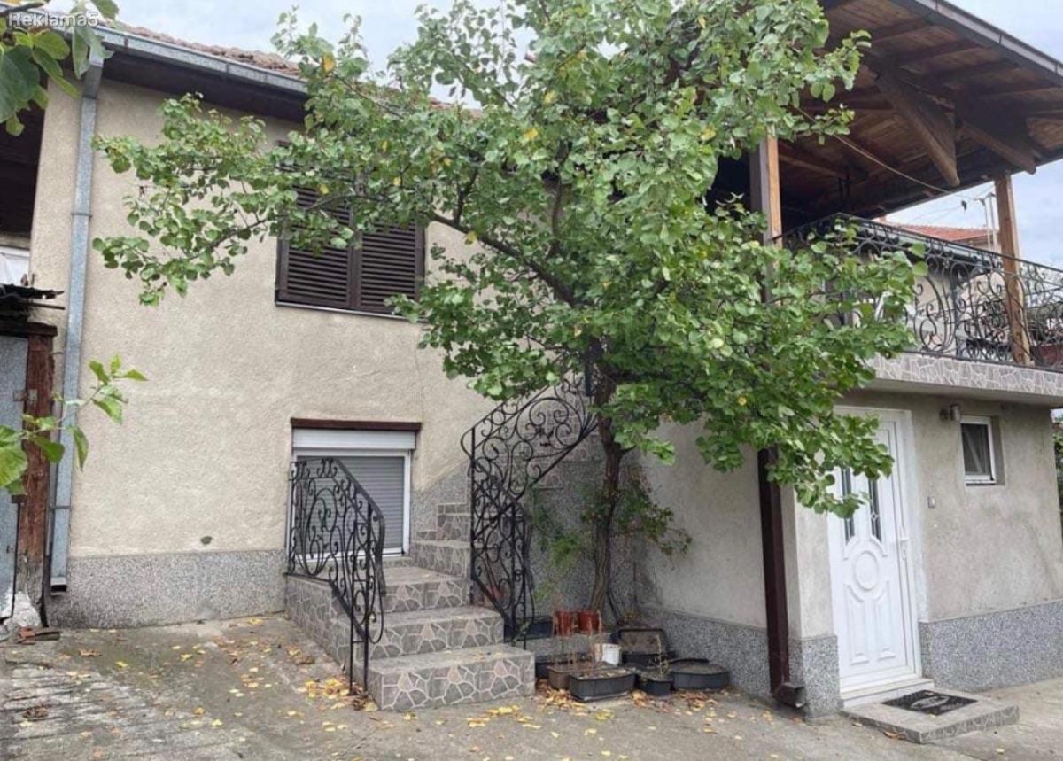 Great offer! House in Juria, Veles with yard, garage