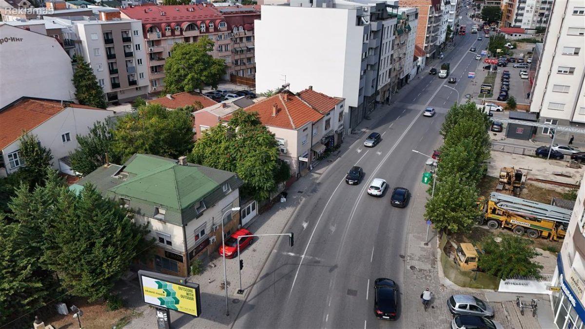 KUKA NA ODLICNA LOKACIJA NA CESHMA , KISELA VODA
