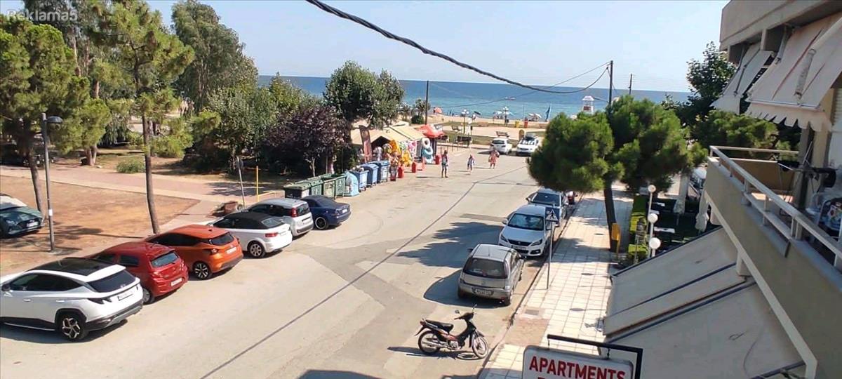 I am selling an apartment in Nea Flogita with a sea view