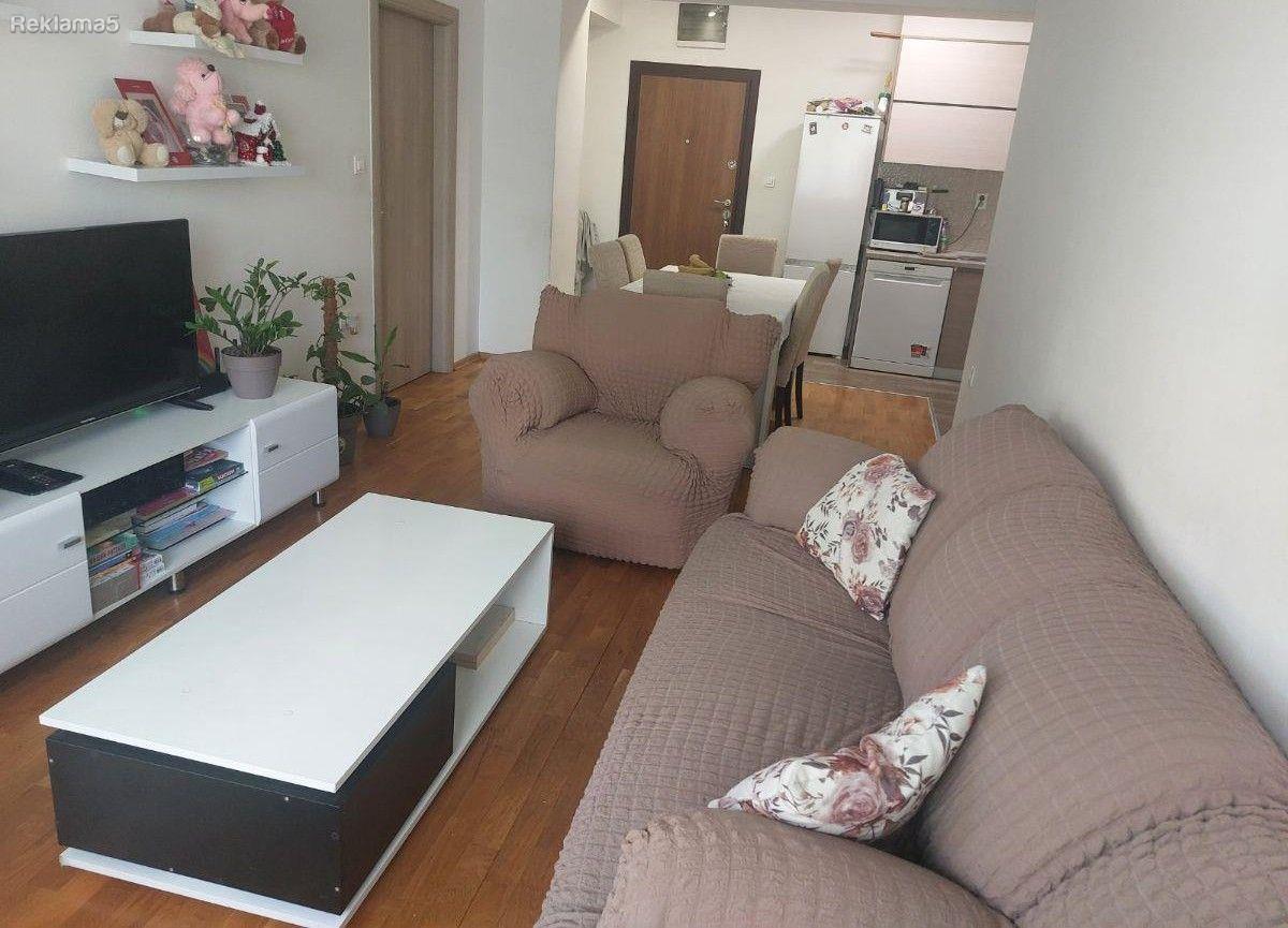 Se prodava namesten stan 46m2 vo Zhelezara