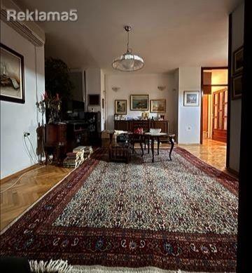 Trosoben stan vo Centar- Gradski Zid