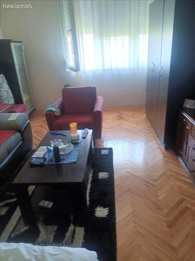 Se prodava stan 53m2 vo Kisela voda sproti Opstinata
