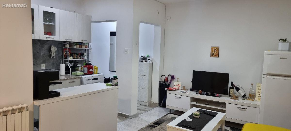 Se prodava stan vo Avtokomanda