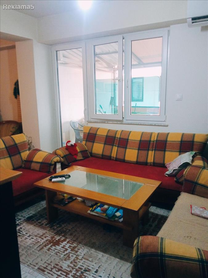 Se prodava prazen stan 59m2 vo Chento