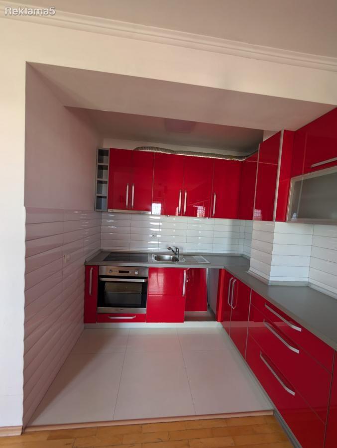 An 83m2 apartment is for sale in Gjorce Petrov