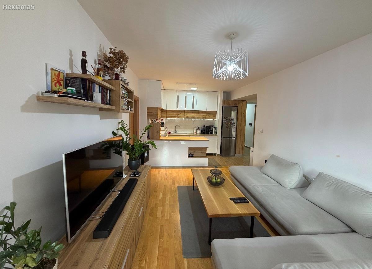 FOUR-ROOM APARTMENT: Taftalidze 1