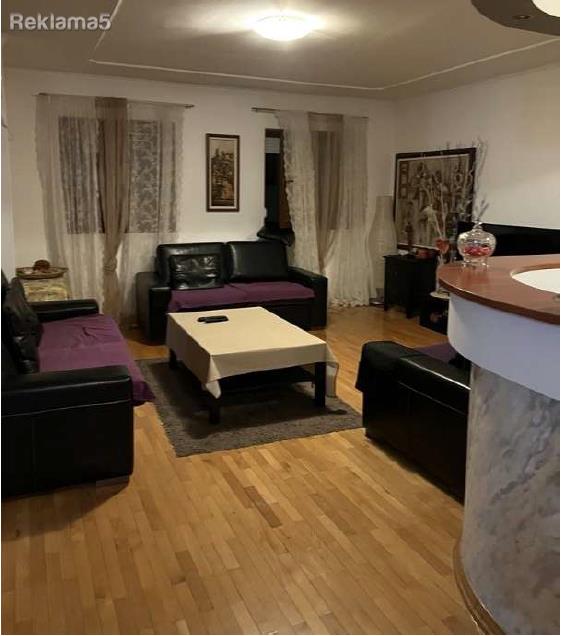 Se prodava trosoben 110m2 vo Centar-Zelen Pazar