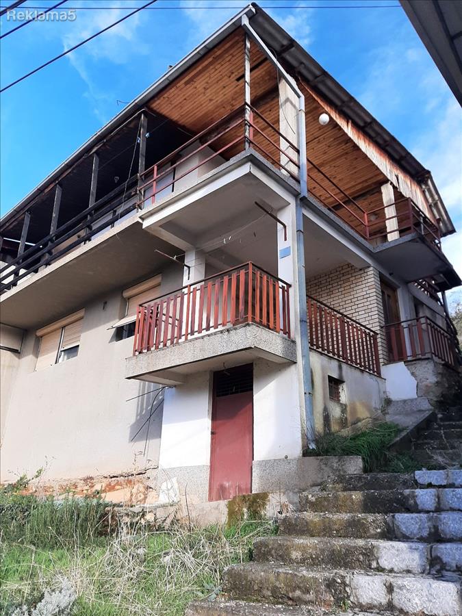 Sanrajs kuka 158m2 so ubav pogled vo nas.Baraki Ohrid