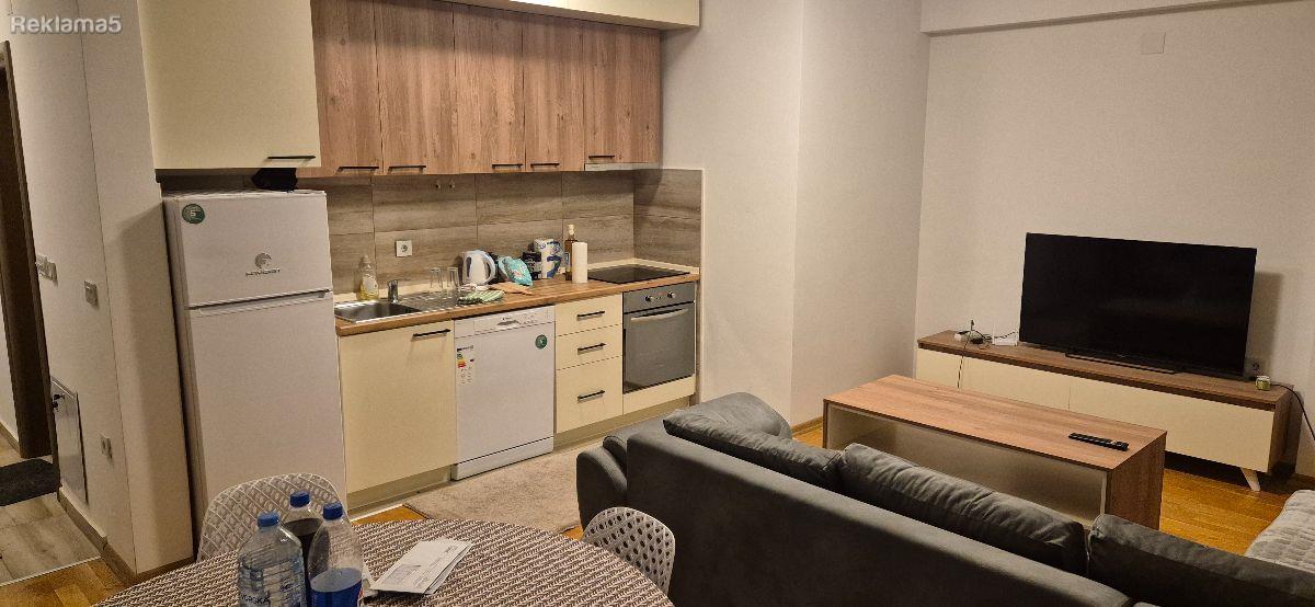 I am selling an apartment in Centar, Madzir Maalo neighborhood