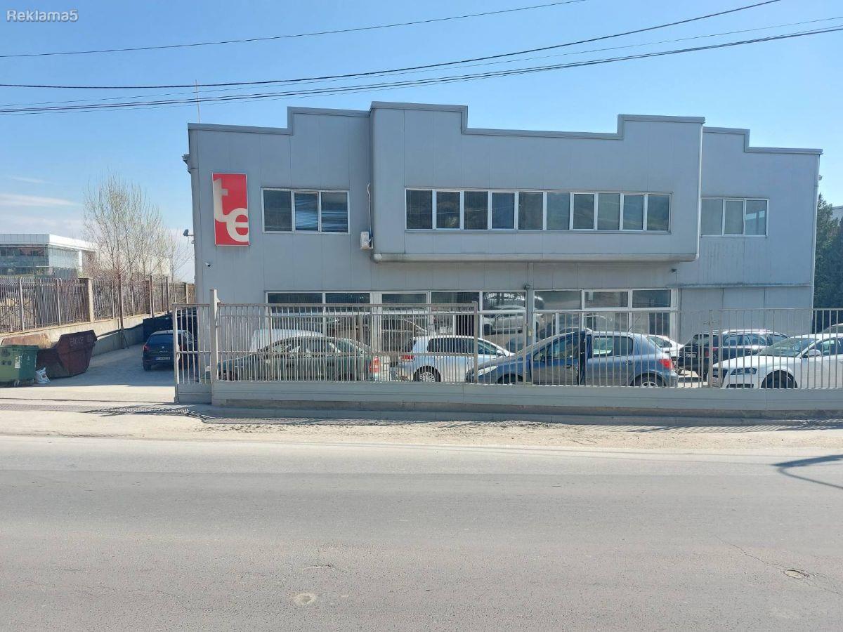 Se prodava magacinski prostor od 1300 m2 vo Pintija