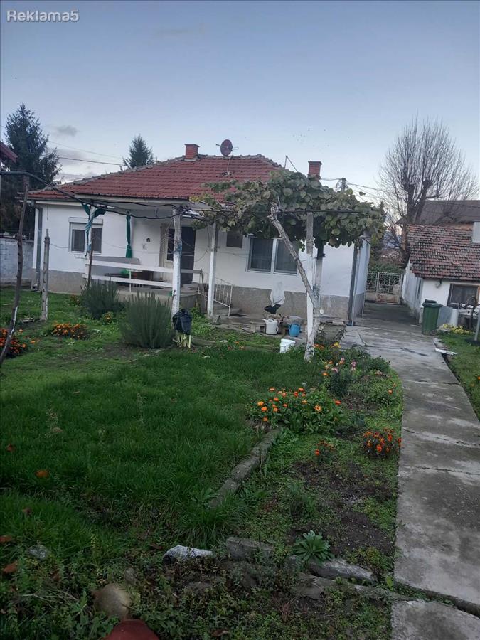 We are selling a house of 100m2 in Majari