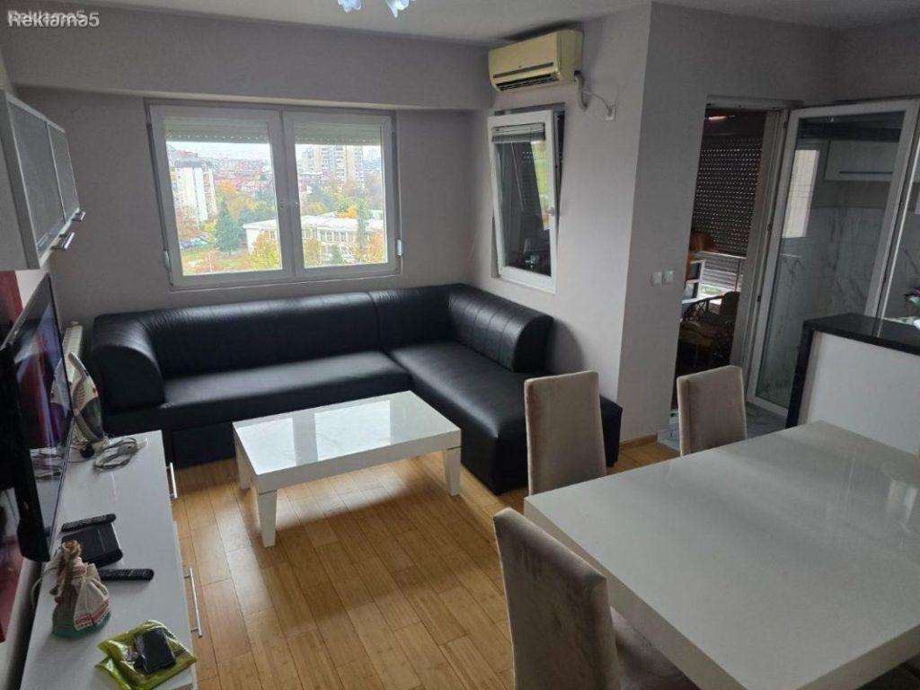 Namesten stan vo Novo Lisice 60m2 so 2 spalni i garaza nov