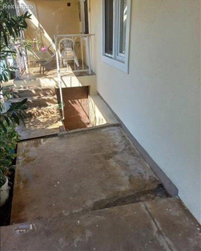 Renovated house for sale in Cento, 65m2