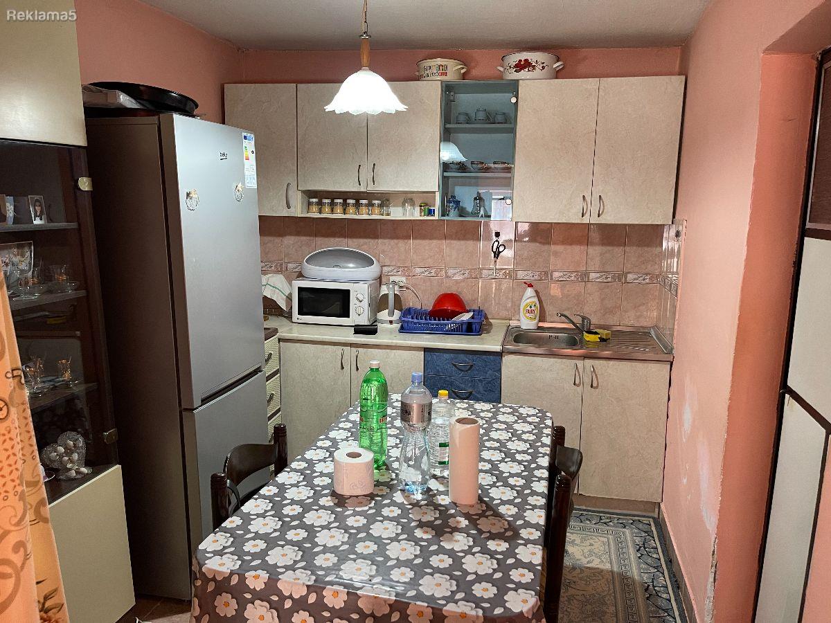 Itno namestena kuka so dvor-Veles Prcorek
