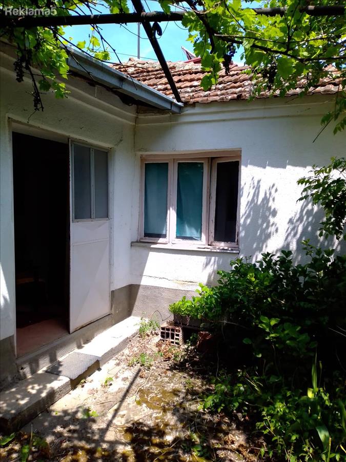NEAR THE CITY MARKET, GREAT LOCATION, OLD HOUSE