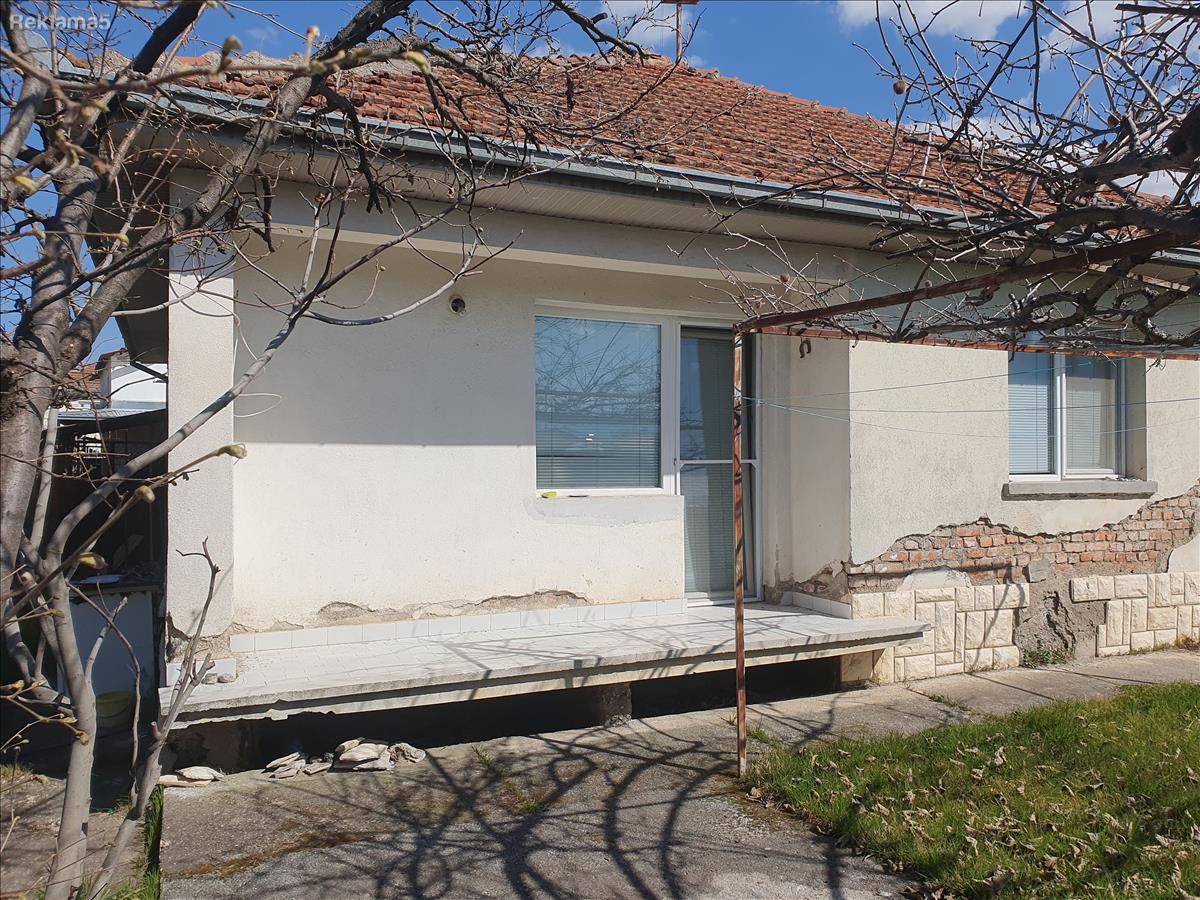 Kamelija Kuka na ul.Zeleznicka 104m2 i dvor 500m2