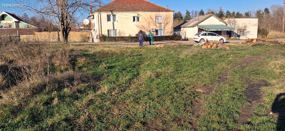 SE PRODAVA GRSDEZEN PLAC VO SELO PORODIN -BITOLA