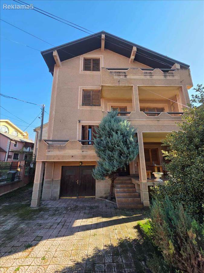 A family house for sale in Vizbegovo in a quiet location.