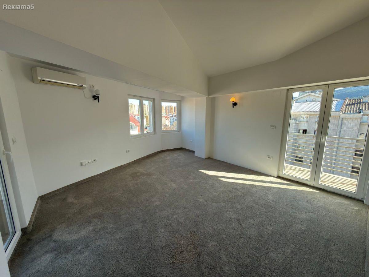 SE PRODAVA STAN 84m2 VO CENTAR-Bunjakovec