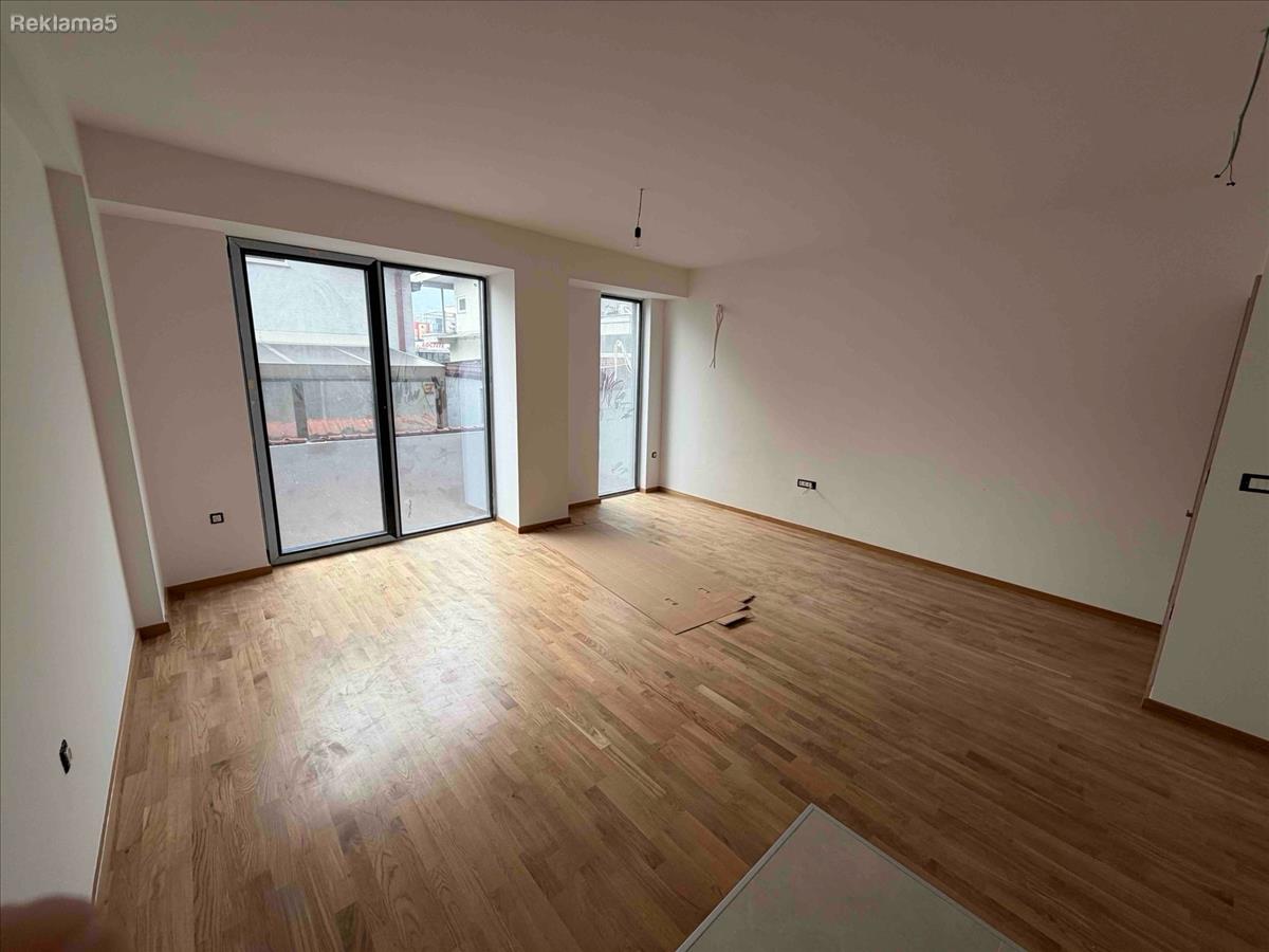 Apartment with patio in Taftalidze