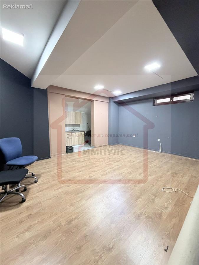 SE PRODAVA DELOVEN PROSTOR KAJ SIMPO,CRNICE
